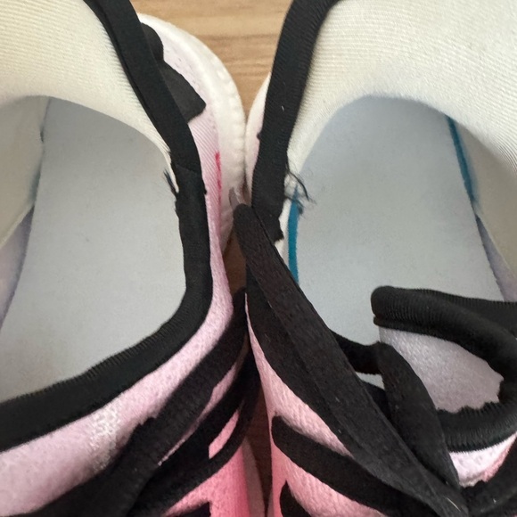 Toyota women’s Sneakers - Pink and White - Picture 5 of 7